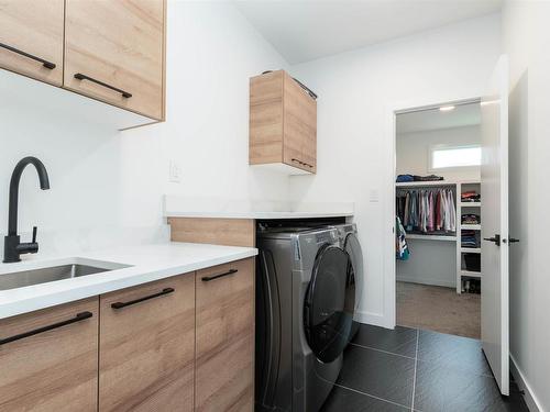 65 Lilac Bay, Spruce Grove, AB - Indoor Photo Showing Laundry Room