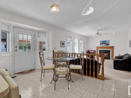 336 Grand Meadow Crescent, Edmonton, AB - Indoor Photo Showing Dining Room