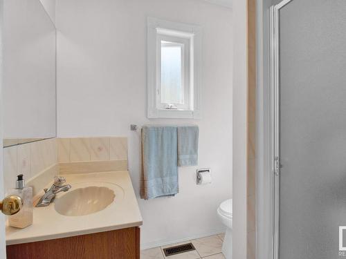 336 Grand Meadow Crescent, Edmonton, AB - Indoor Photo Showing Bathroom