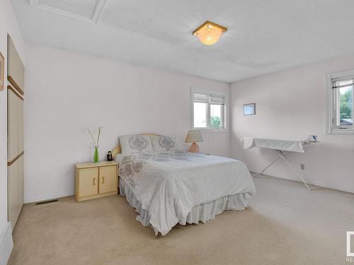 336 Grand Meadow Crescent, Edmonton, AB - Indoor Photo Showing Bedroom