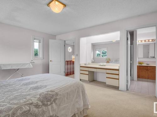 336 Grand Meadow Crescent, Edmonton, AB - Indoor Photo Showing Bedroom