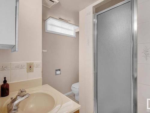 336 Grand Meadow Crescent, Edmonton, AB - Indoor Photo Showing Bathroom