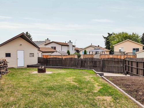 8323 157 Av Nw, Edmonton, AB 