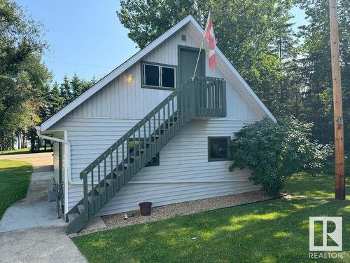 400 Poplar Bay Dr, Rural Wetaskiwin County, AB 