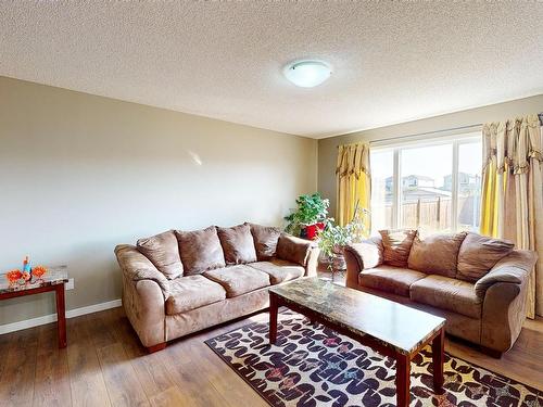 1651 28 Street, Edmonton, AB - Indoor Photo Showing Living Room