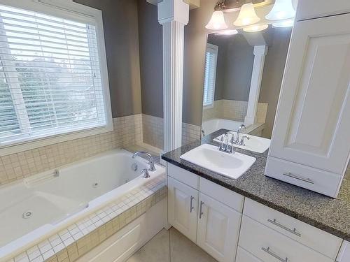 8532 16A Avenue, Edmonton, AB - Indoor Photo Showing Bathroom