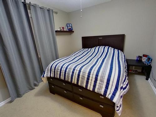 8532 16A Avenue, Edmonton, AB - Indoor Photo Showing Bedroom