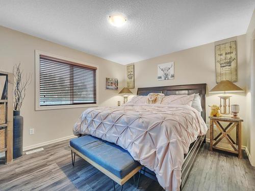 24 Snowbird Cr, Leduc, AB 