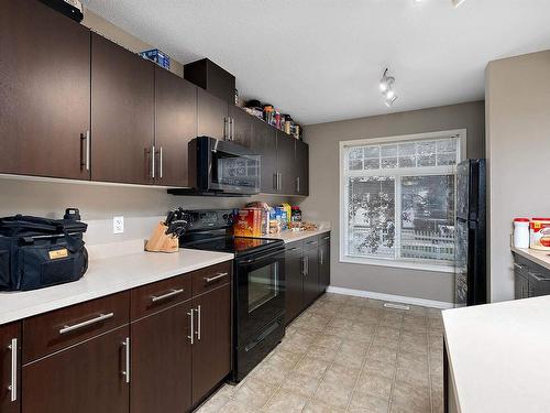 22 465 Hemingway Road, Edmonton, AB - Indoor Photo Showing Kitchen