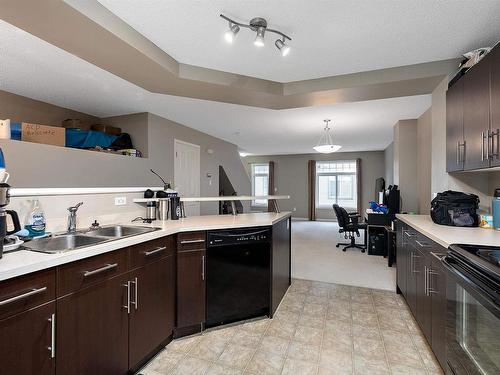 22 465 Hemingway Road, Edmonton, AB - Indoor Photo Showing Kitchen With Double Sink