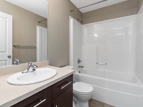 22 465 Hemingway Road, Edmonton, AB - Indoor Photo Showing Bathroom