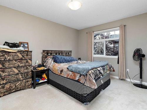 22 465 Hemingway Road, Edmonton, AB - Indoor Photo Showing Bedroom