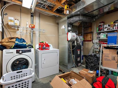 22 465 Hemingway Road, Edmonton, AB - Indoor Photo Showing Laundry Room