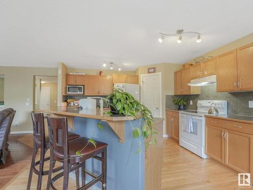 14612 137 Street, Edmonton, AB - Indoor Photo Showing Kitchen