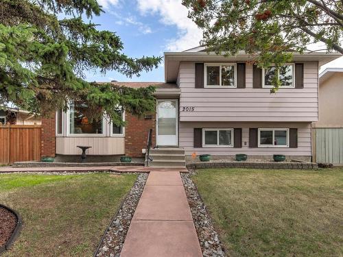 2015 47 St Nw, Edmonton, AB 