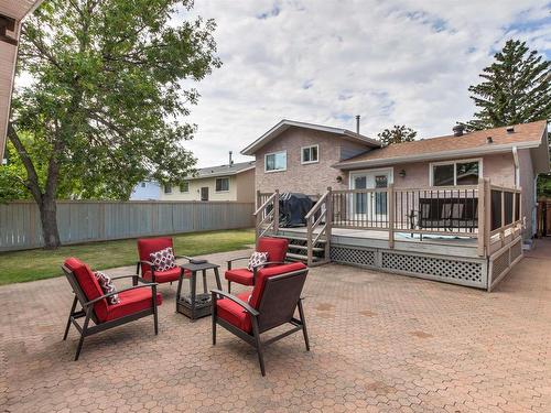 2015 47 St Nw, Edmonton, AB 