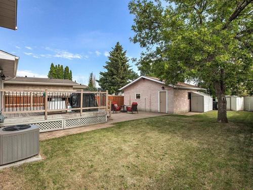 2015 47 St Nw, Edmonton, AB 