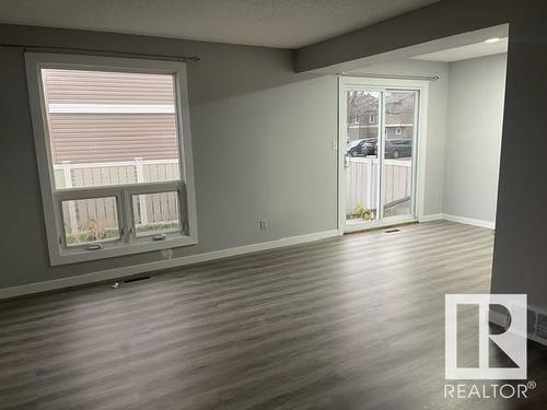 7925 27 Ave Nw, Edmonton, AB - Indoor Photo Showing Other Room