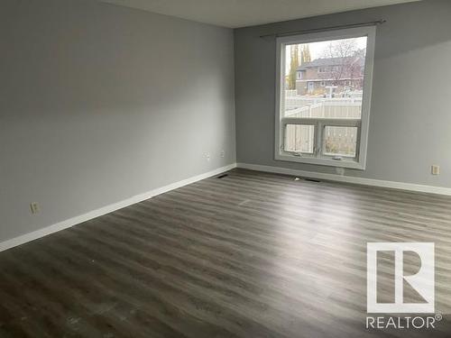 7925 27 Ave Nw, Edmonton, AB - Indoor Photo Showing Other Room