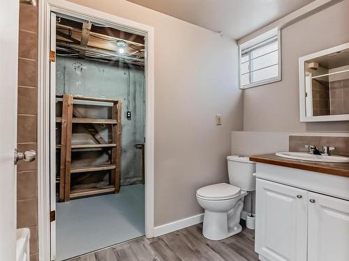 8312 147 Avenue, Edmonton, AB - Indoor Photo Showing Bathroom