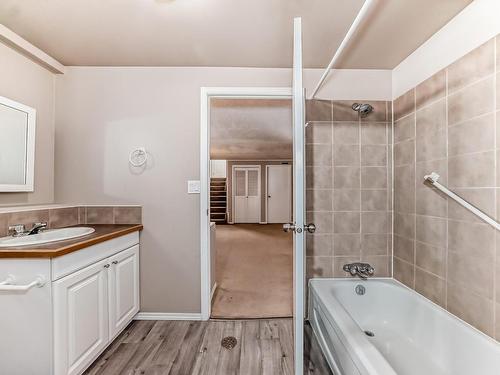 8312 147 Avenue, Edmonton, AB - Indoor Photo Showing Bathroom