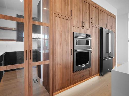 4123 Ginsburg Place, Edmonton, AB - Indoor Photo Showing Kitchen