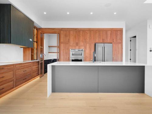 4123 Ginsburg Place, Edmonton, AB - Indoor Photo Showing Kitchen