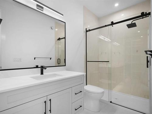 4123 Ginsburg Place, Edmonton, AB - Indoor Photo Showing Bathroom