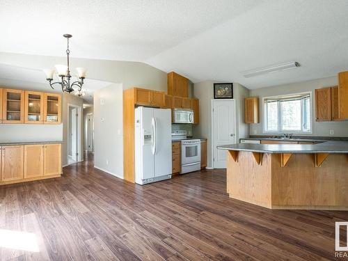 23363 Twp Rd 502, Rural Leduc County, AB - Indoor Photo Showing Kitchen