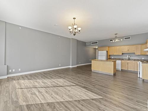 403 10106 105 Street, Edmonton, AB - Indoor Photo Showing Kitchen