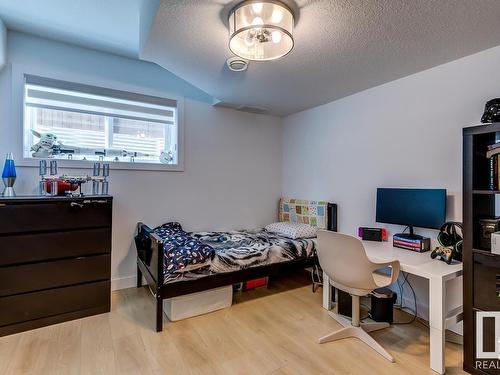 11 Evermore Crescent, St. Albert, AB - Indoor Photo Showing Bedroom