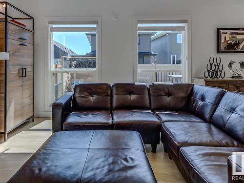 11 Evermore Crescent, St. Albert, AB - Indoor Photo Showing Living Room