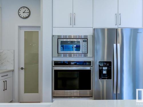 11 Evermore Crescent, St. Albert, AB - Indoor Photo Showing Kitchen With Stainless Steel Kitchen