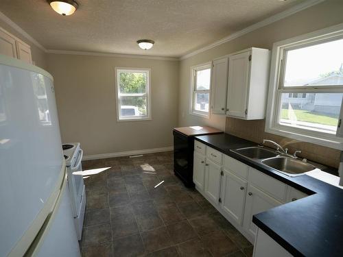 5126 54 Avenue, St. Paul Town, AB - Indoor Photo Showing Kitchen With Double Sink