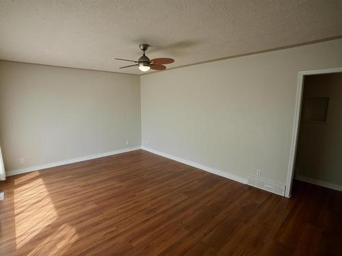 5126 54 Avenue, St. Paul Town, AB - Indoor Photo Showing Other Room