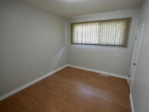 5126 54 Avenue, St. Paul Town, AB - Indoor Photo Showing Other Room