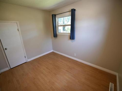 5126 54 Avenue, St. Paul Town, AB - Indoor Photo Showing Other Room