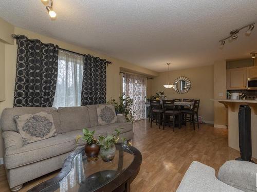 9406 Stein Wy Nw, Edmonton, AB 