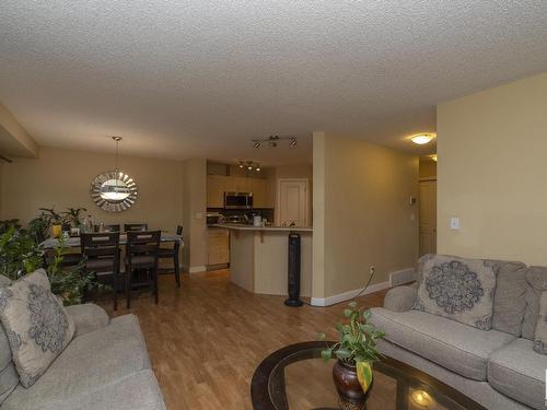 9406 Stein Wy Nw, Edmonton, AB 