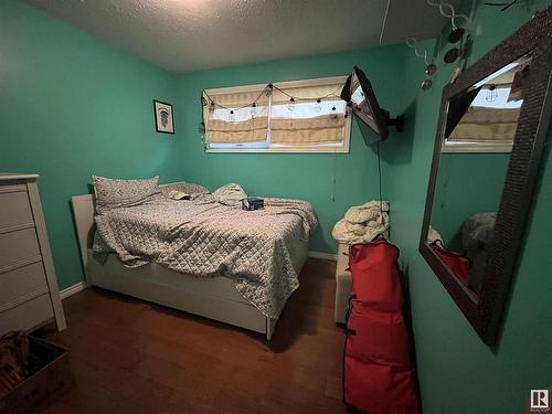 5310 52 Avenue, Elk Point, AB - Indoor Photo Showing Bedroom