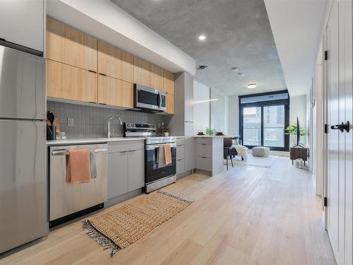 202 11141 84 Avenue, Edmonton, AB - Indoor Photo Showing Kitchen