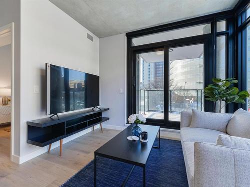 316 11141 84 Avenue, Edmonton, AB - Indoor Photo Showing Living Room