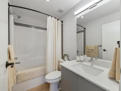 316 11141 84 Avenue, Edmonton, AB - Indoor Photo Showing Bathroom