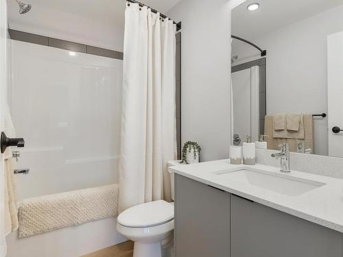 316 11141 84 Avenue, Edmonton, AB - Indoor Photo Showing Bathroom