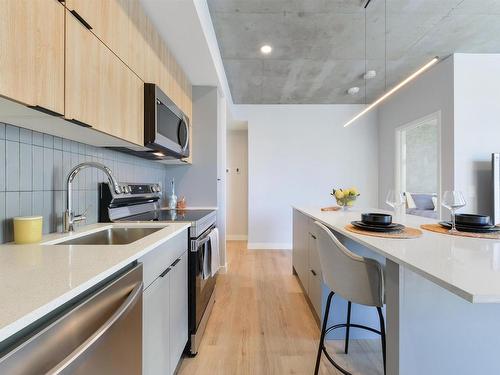 316 11141 84 Avenue, Edmonton, AB - Indoor Photo Showing Kitchen With Upgraded Kitchen