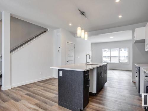 7192 Rosenthal Drive, Edmonton, AB - Indoor Photo Showing Kitchen With Upgraded Kitchen