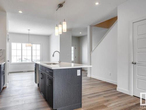 7192 Rosenthal Drive, Edmonton, AB - Indoor Photo Showing Kitchen With Upgraded Kitchen