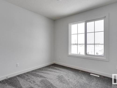 7192 Rosenthal Drive, Edmonton, AB - Indoor Photo Showing Other Room