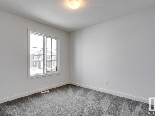 7192 Rosenthal Drive, Edmonton, AB - Indoor Photo Showing Other Room