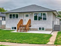 11827 43 ST NW NW  Edmonton, AB T5W 2P3